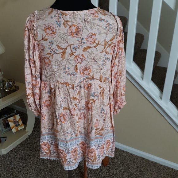 GiGio Size S Peach/White boho top EUC - Picture 2 of 12